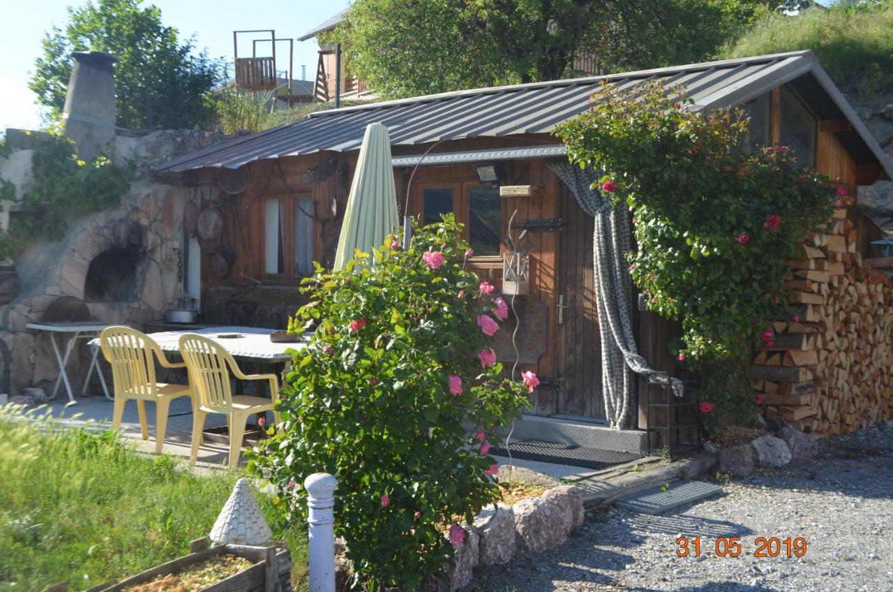 Le Love Chalet Des Alpes Guillestre Exterior photo