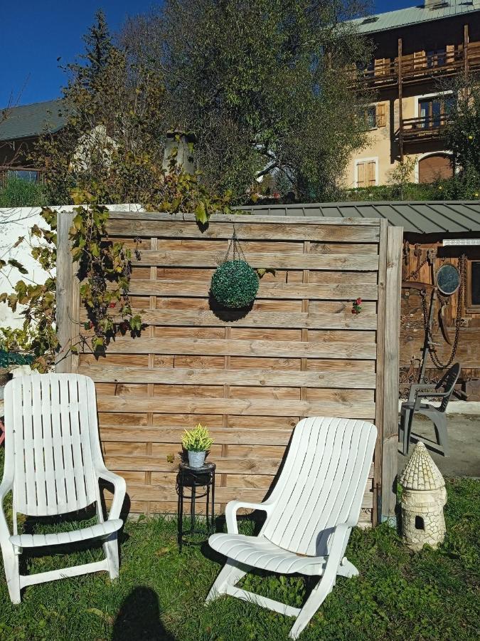 Le Love Chalet Des Alpes Guillestre Exterior photo