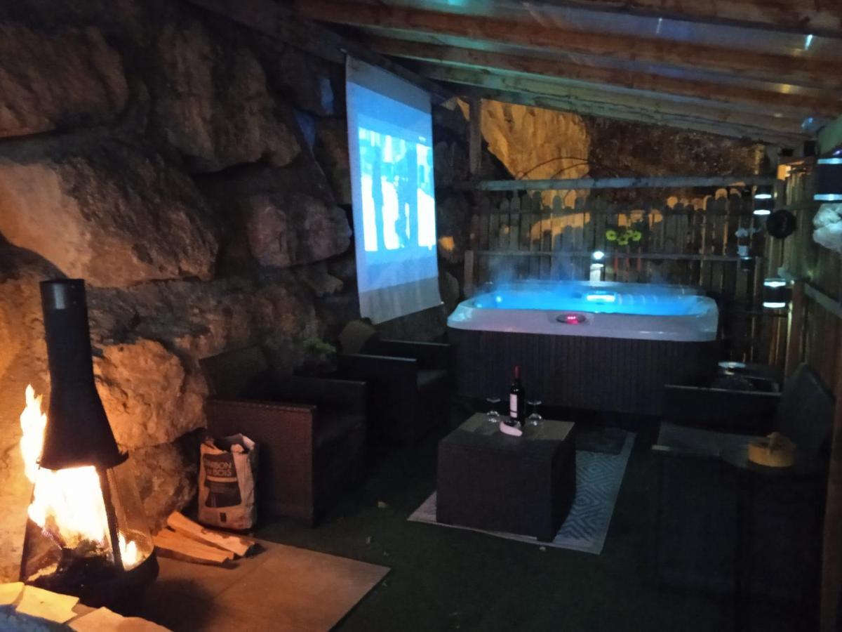 Le Love Chalet Des Alpes Guillestre Exterior photo